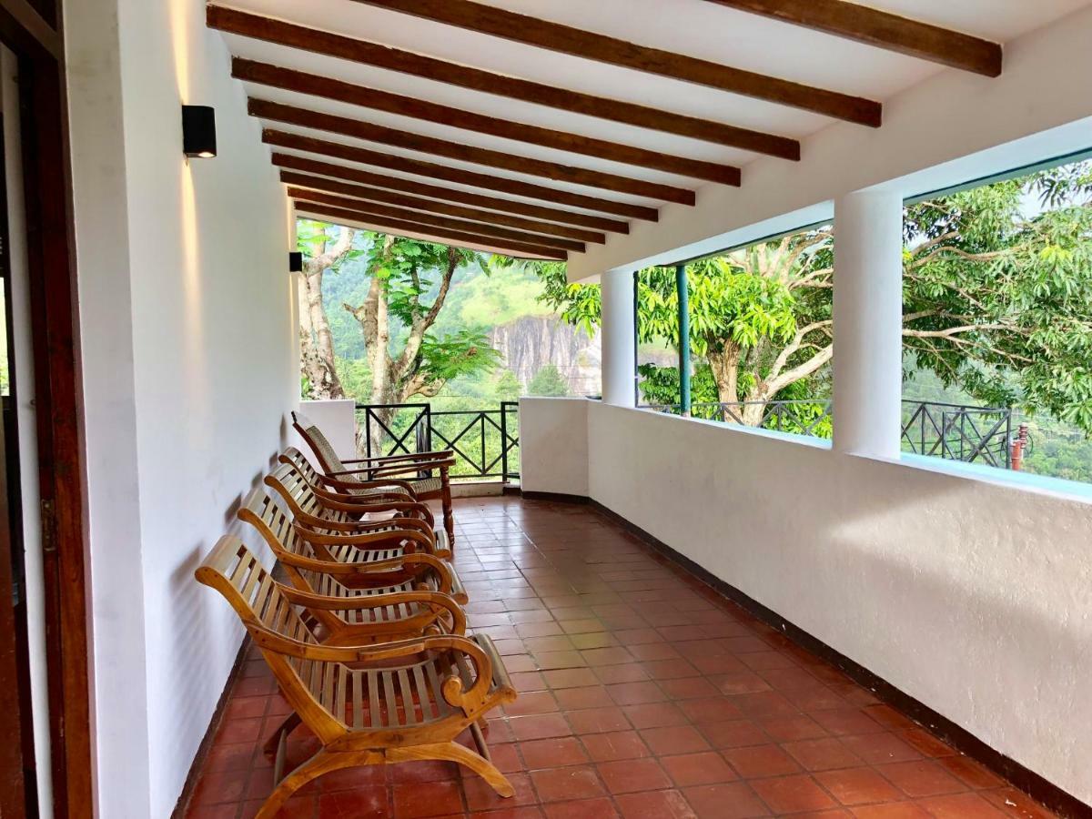 Amandari Holiday Villa Gelioya Exterior photo